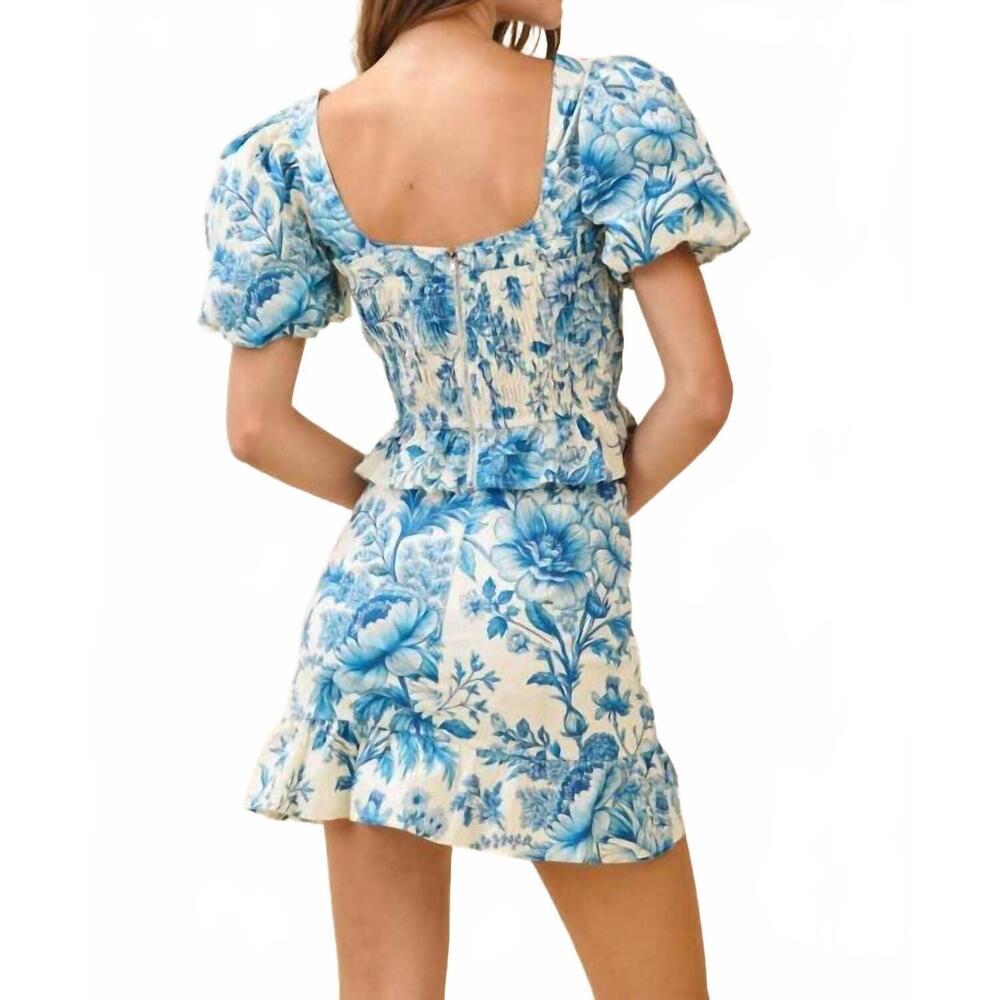 NEW TCEC floral print smocked bodice puff sleeves crop top in blue - Picture 5 of 6